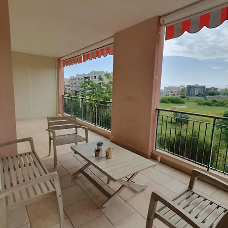 Apartment La Bouganville